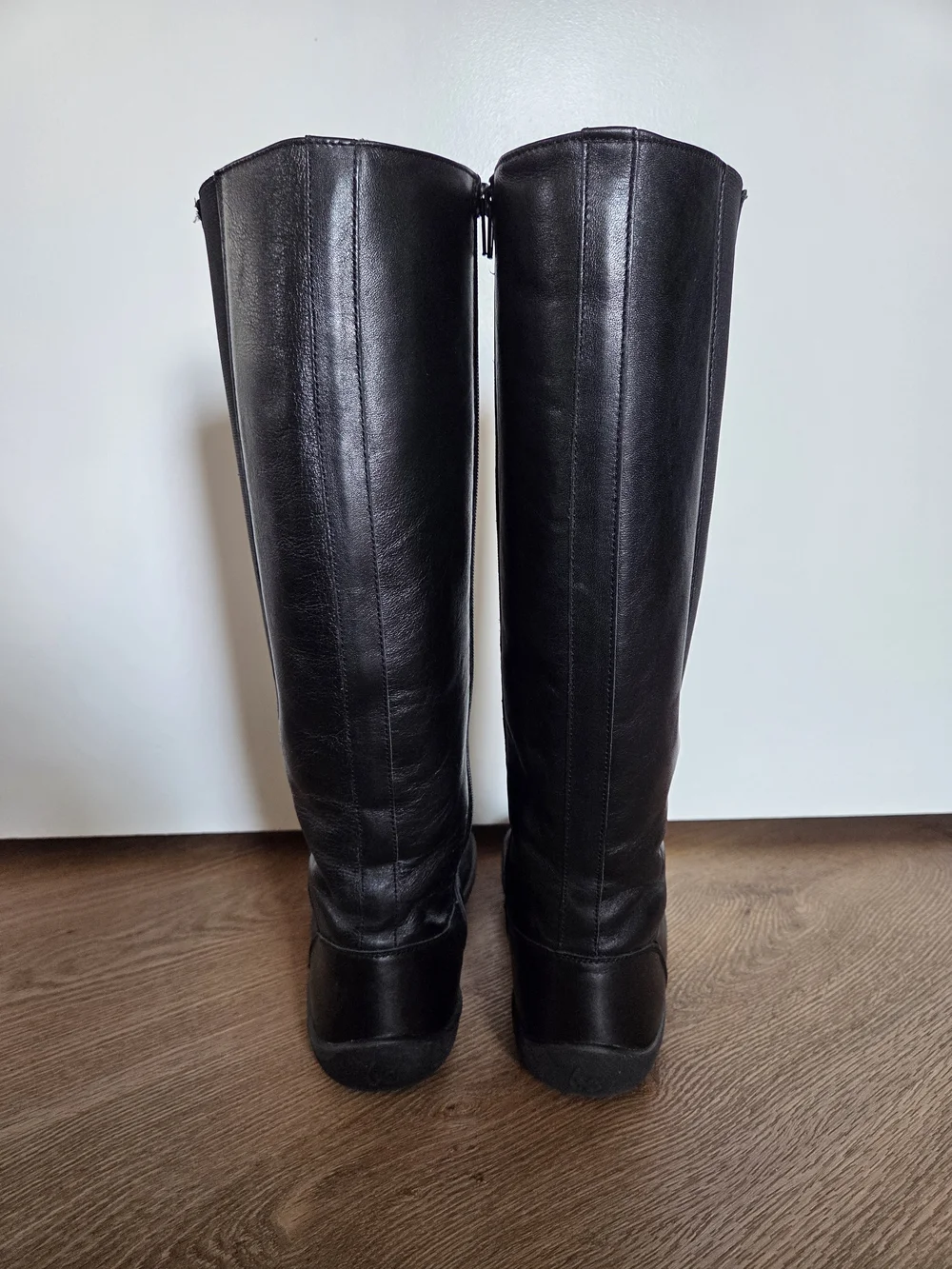 Be Lenka Barefoot Women's Boots